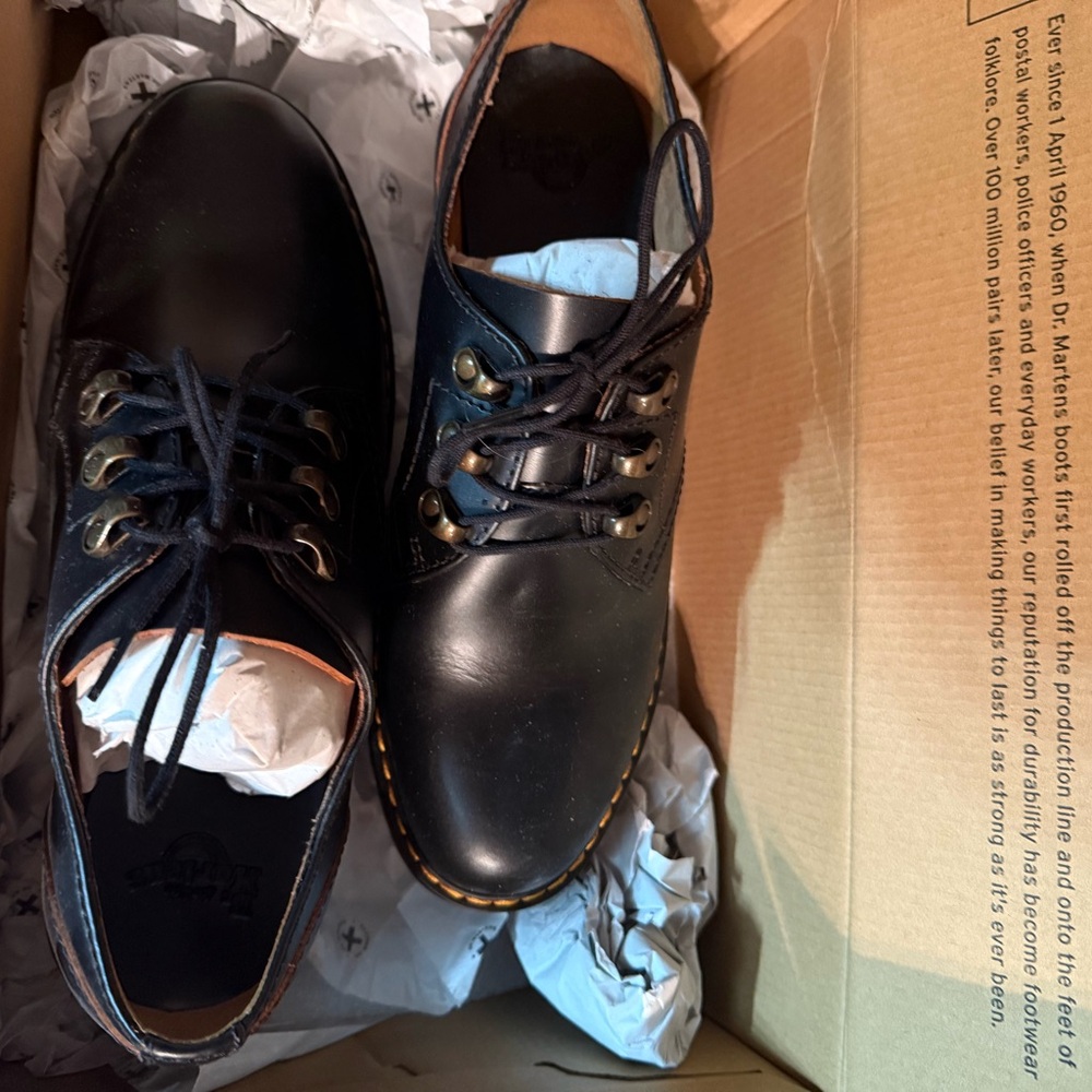 🔥🖤BNIB LEONA LOW DOCS!🖤🔥 - Picture 2 of 8